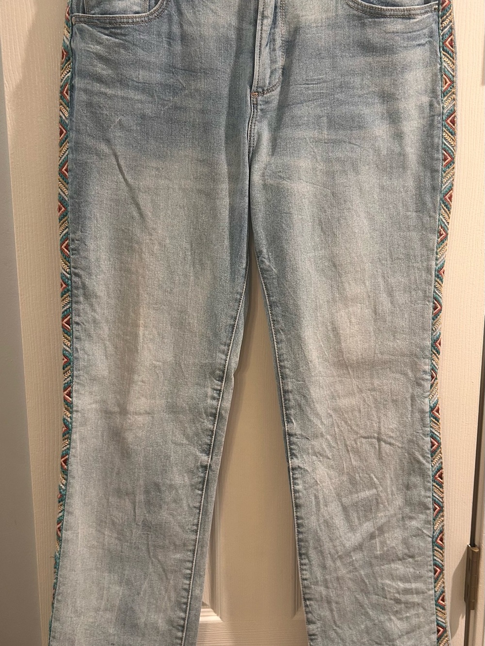 Light Wash Women's Jeans with Embroidered Side Trim